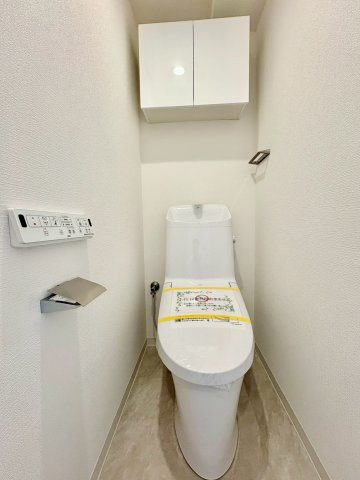 清潔感とうれしい機能性を兼ね備えた、使いやすいシャワートイレ。