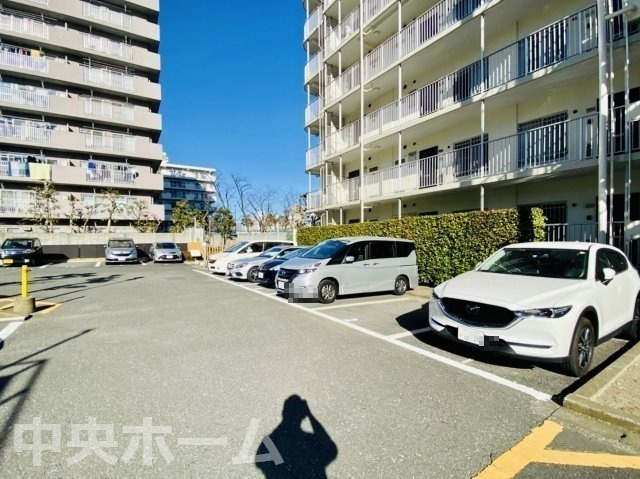 【敷地内駐車場】最新の空き状況や費用などの詳細は担当スタッフまでお問い合わせください。