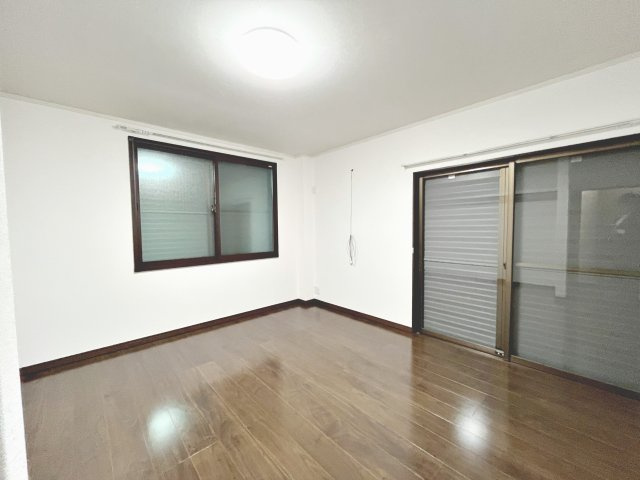 個人の部屋や寝室として使える洋室です