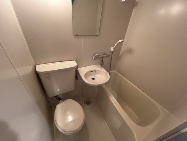 コンパクトで使いやすいトイレです