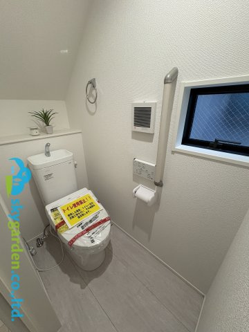 シンプルで使いやすいトイレです