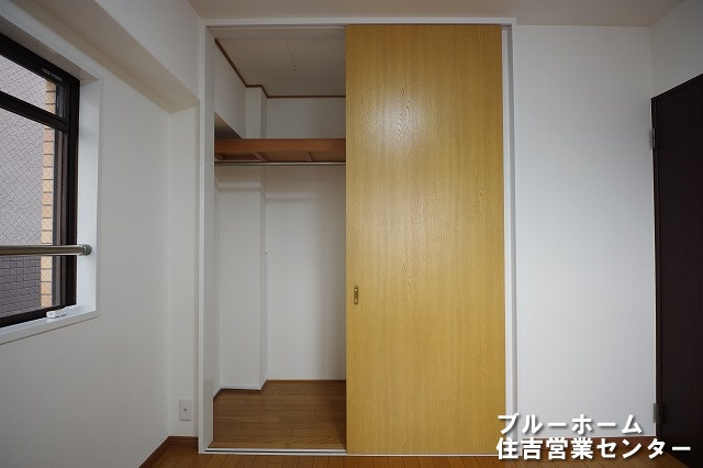 洋室にある収納です！