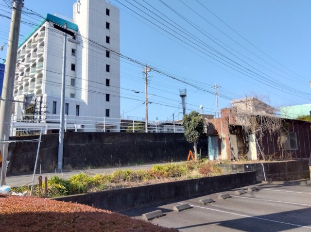 伊豆縦貫道三島萩ICまで車で4分です。市街地までのアクセス良好です。