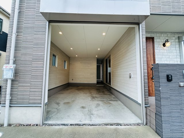 ハウスメーカー施工　ガレージ付き注文住宅♪