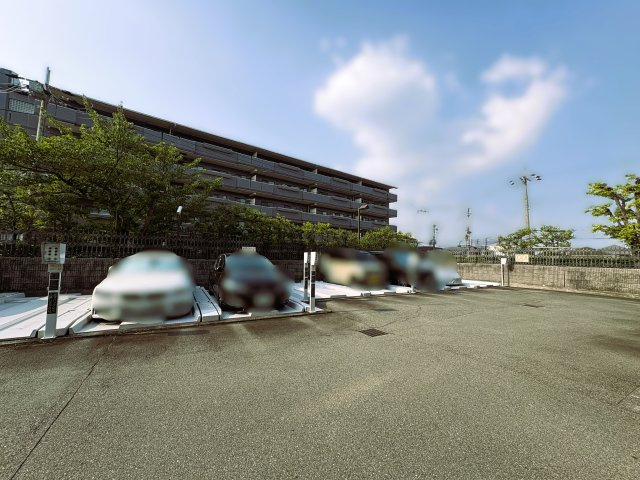 立駐