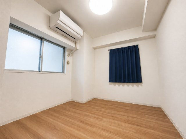 【洋室1】　どんな家具にも相性の良いフローリング。お部屋もすっきりと広く見せてくれます。