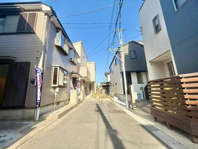 前面道路は南東側で約4.0ｍ公道道路です。