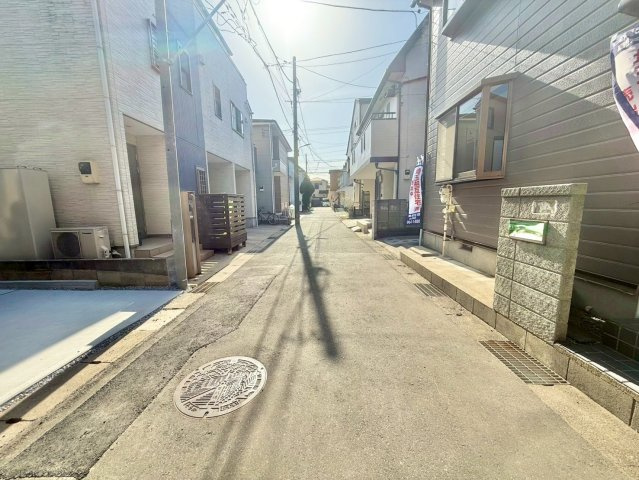 前面道路は南東側で約4.0ｍ公道道路です。