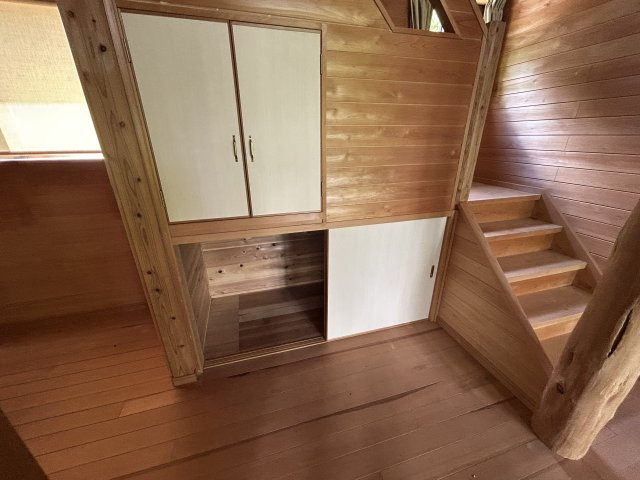 空間を効率的に活用した収納スペース。すっきりとした室内を保てます。