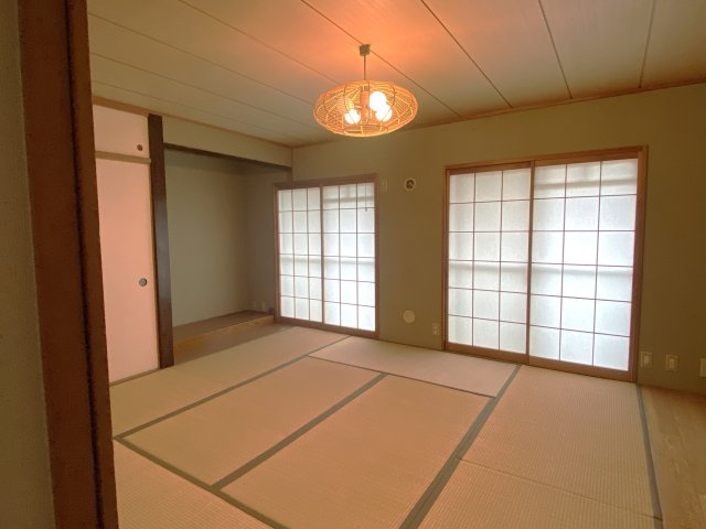 窓付きの浴室