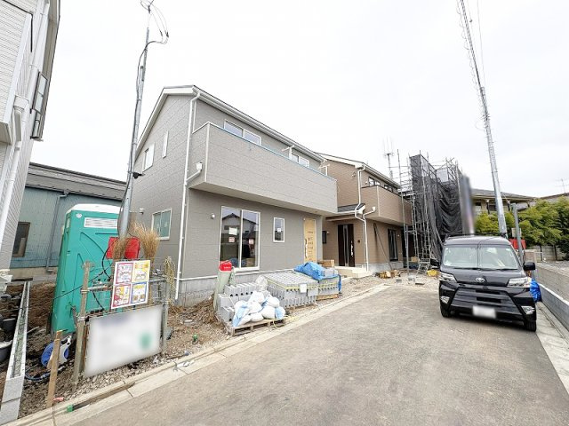 小中学校まで徒歩5分以内。お子様の登下校も安心の距離。