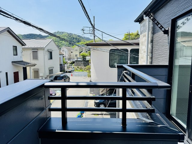 ～南向き、2部屋から出入り可能なバルコニー～