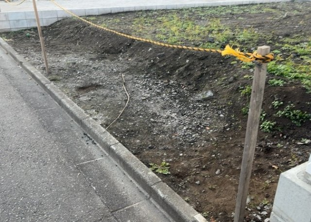 土地を買う際、住む地域の自治体や福祉の補助制度にも注目してみましょう。子供や老人の医療補助やゴミ出しのルールなど、自治体によってルールに大きな違いがあるため、暮らしやすい土地で判断するとよいでしょう。