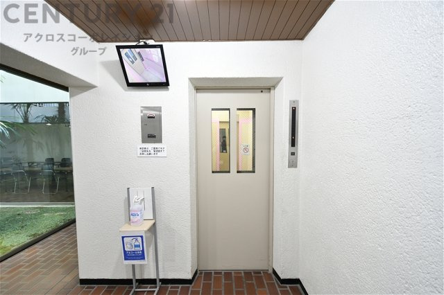 エレベータは1基　エレベーター内モニタ画面付きでセキュリティ面も充実です