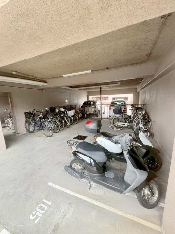 共用部/バイク置き場・駐輪場（空き状況は要確認）
