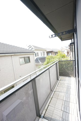 バルコニーからの眺めを楽しみながら食事をしませんか