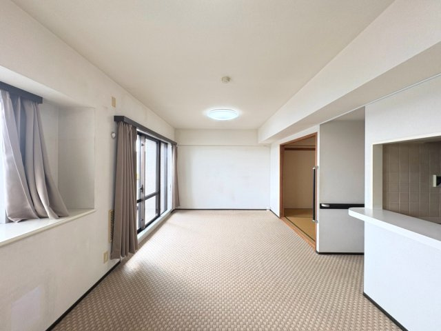 家族のコミュニケーションが広がる、居心地の良いリビングです