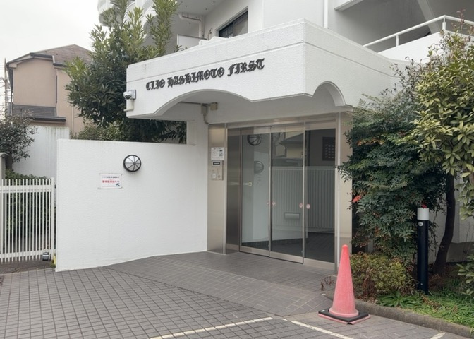 マンションのエントランスには、もともと風よけや防犯の役割がありますが、マンションによって宅配ボックスなどの設備が備わっている所もあります。日々の生活をイメージしながら生活しやすさをチェックしましょう。