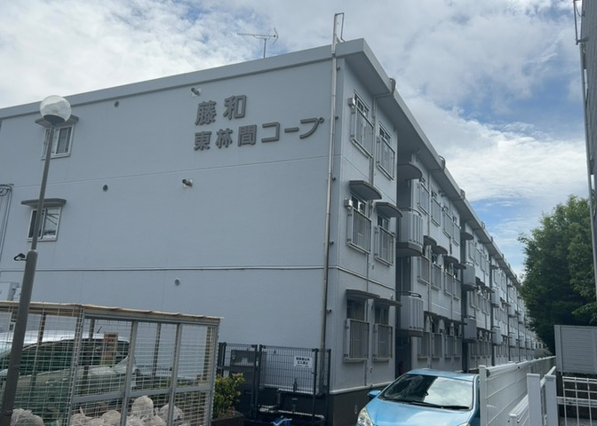 眺望の良さを楽しめるダイニングキッチンで家族団らんの時間を過ごしてはいかがでしょうか。バルコニーから見える景色を家族で眺める時間は、時間が経つのを忘れてしまいそうですね。是非、現地を見に行きましょう！