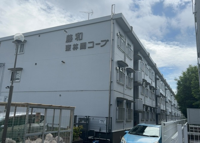 外観はマンション管理がされているかの目安になります。築年数が古いと、壁面は劣化してひび割れが生じることも！建物が古びていても細かいところが修繕されていると、きちんと管理されているなぁと感じるでしょう。