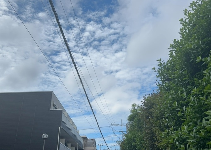 眺望の良さを楽しめるダイニングキッチンで家族団らんの時間を過ごしてはいかがでしょうか。バルコニーから見える景色を家族で眺める時間は、時間が経つのを忘れてしまいそうですね。是非、現地を見に行きましょう！