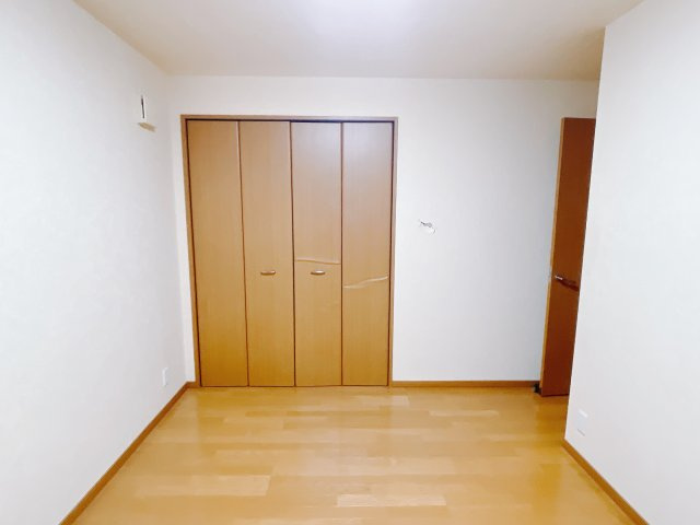 ■2階洋室｜2階各居室には収納をご用意しています♪常にお部屋を綺麗に保てます！小さなお子様も自然とお片付けができるようになるのでうれしいですよね！