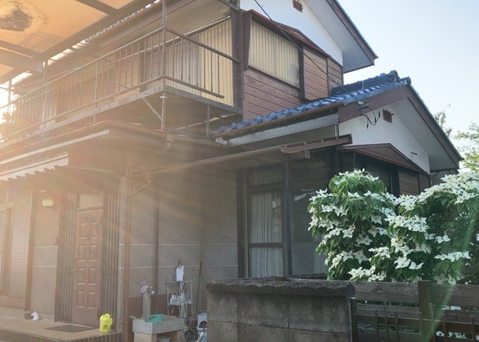 家を建てる前提で土地を探している場合、地盤の丈夫さは譲れない条件の一つです。地盤が脆弱だと追加工事が必要となります。また、過去に地盤沈下や液状化現象を起こした土地は、できるだけ避けた方がいいでしょう。