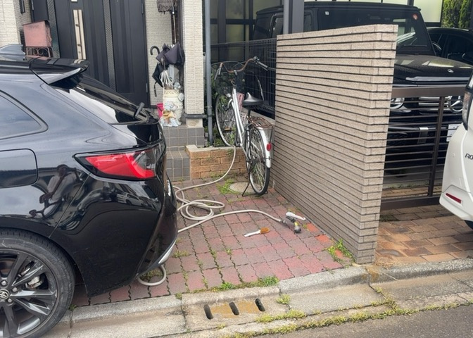 敷地内に散水栓や立水栓があると便利です。水道水を直接利用できるため、水を運ぶ手間を省くことが出来ます。大量の水を必要とする洗車作業や清掃などに役立ちます。その他設備とあわせて、現地でご確認ください。