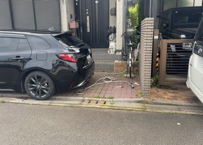 庭のある家に住むことのメリットとして、子どもたちの遊び場を確保できること、ガーデニングや家庭菜園を楽しめること、明るさを確保できることがあります。また、配置を工夫することでプライバシーが確保できます。
