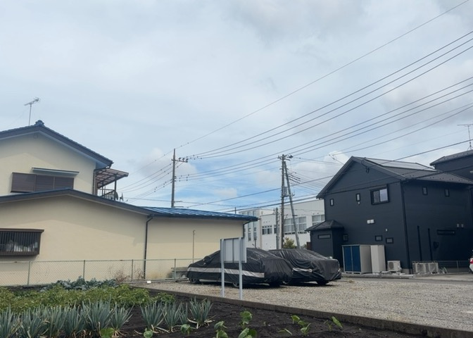 眺望を気にして物件を探す場合、前面に建物が建っていないか現地で確認しましょう！前面に建物があると景色はもちろん、日当たりや風通しにも影響が出てきます。住んだ時のことを想像しながら現地見学をしましょう。