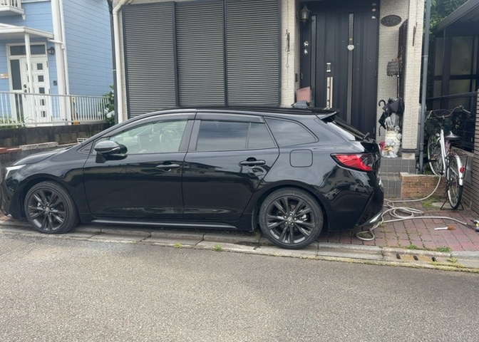 駐車場と明記されていても、最小スペースでつくられた駐車場だと大型車は駐車できなかったり、出入りしにくくなったりする可能性があります。お車のサイズと購入したい物件の駐車場のサイズを現地で確認しましょう。