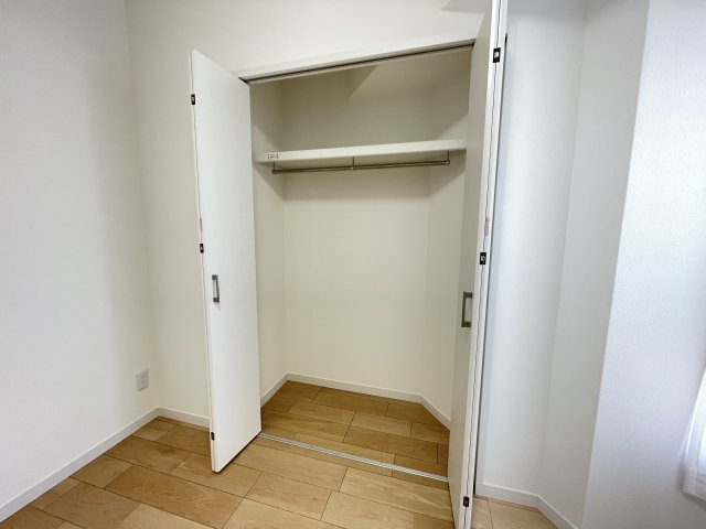 各居室に収納がついており、家族で使い分けしやすくなっています。　