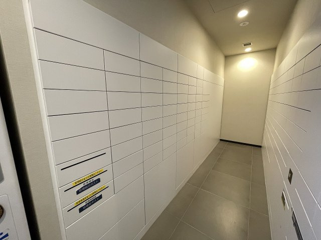 ダイヤル付きのポストでセキュリティ面も安心です。　