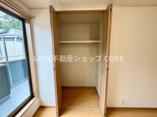 各居室にはクローゼットが備え付けられており、居室の広さを有効に使えます♪　