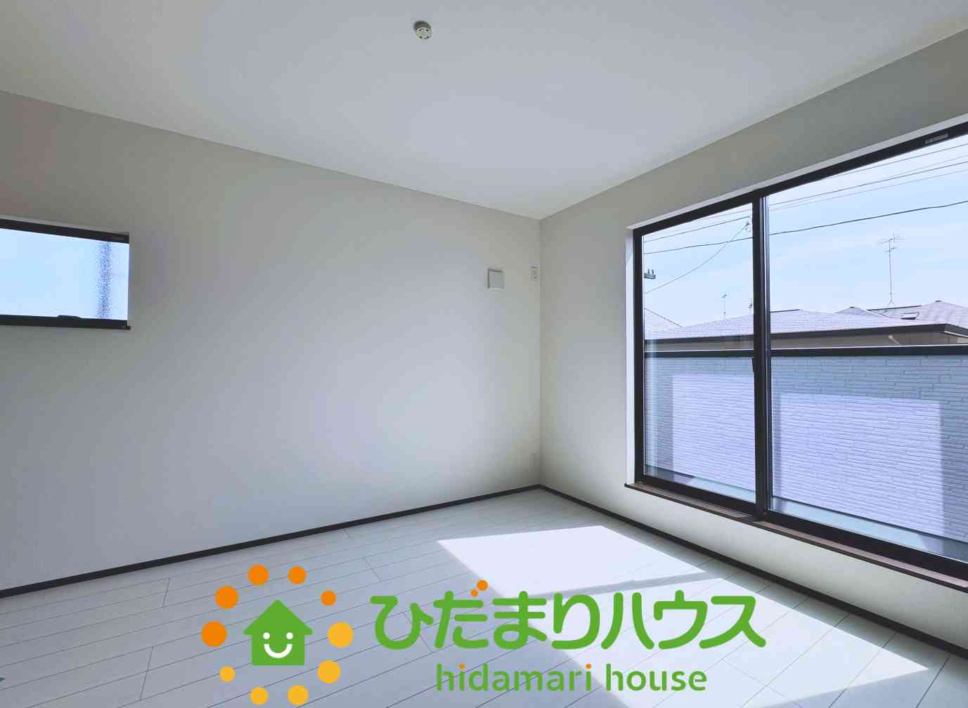 自然光が差し込む明るいお部屋です！