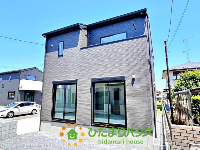 落ち着いたカラーのシックな外観です！