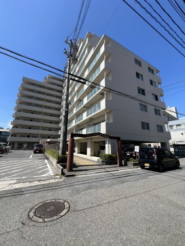 前面道路含む外観