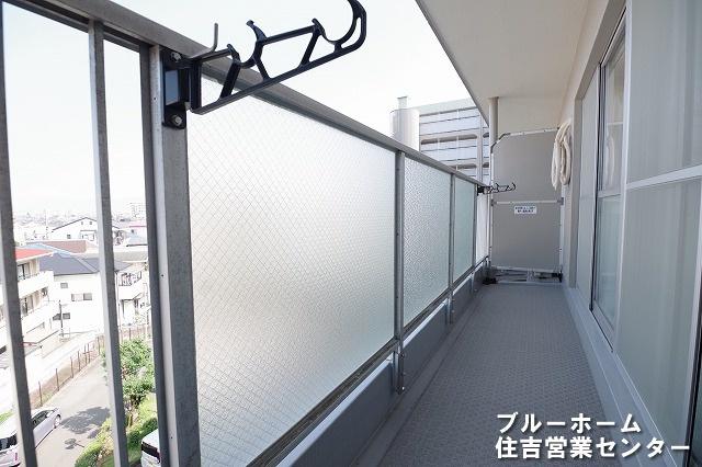 南向きで明るいバルコニーです！