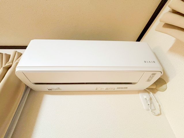 蒸し暑い夏も、厳しい冬も、快適な室温で過ごせるエアコン完備の物件。引っ越し後すぐに、一年中心地よい生活をスタートできます。