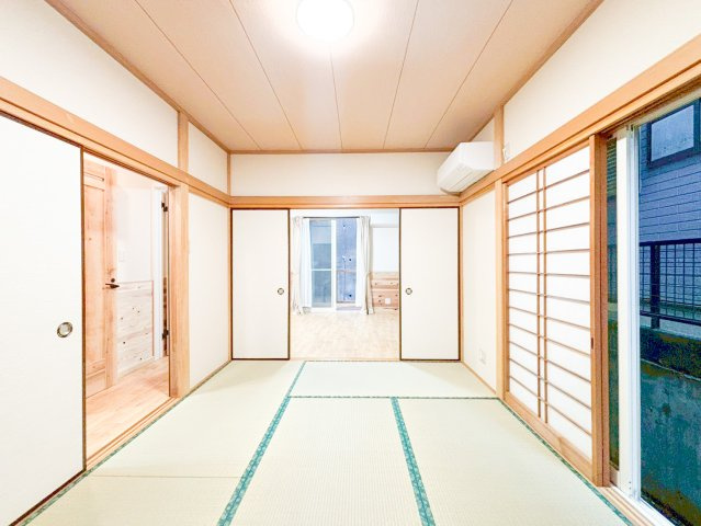 様々な使い方ができる和室付。お客様がいらした時、お子様の遊び場、寝室など和室があるのは嬉しいですね。