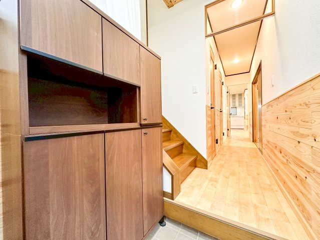 各部屋にクローゼットを設置していることはもちろん、玄関のシューズクローゼットは天井までの大容量。いつでもスッキリとした玄関でお客様をお迎えできます。