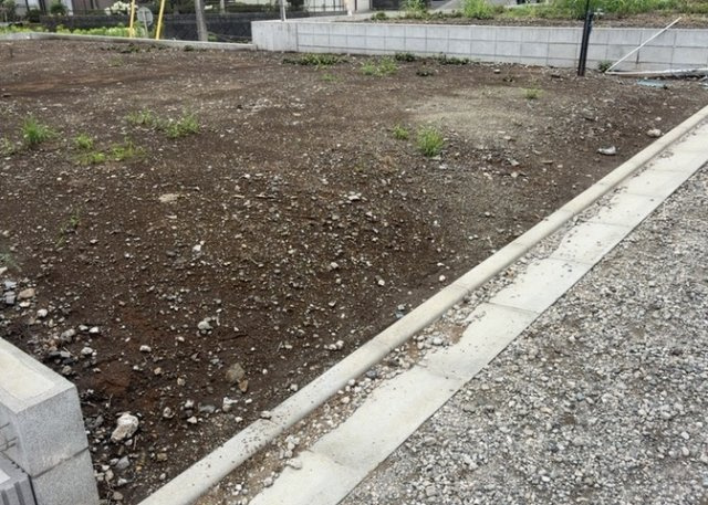 隣家の土地はどうなっているのか、生活利便施設が近くにあるのか、学校まで近いかなど、お客様のライフスタイルにあわせたイメージが重要です。また、近くにあると困る施設が近くにないかも確認するといいでしょう。
