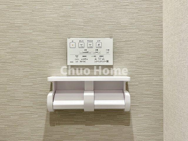 【ウォシュレット】清潔に使いたいお手洗いには最適な設備です。もちろんウォームレットも標準装備です。