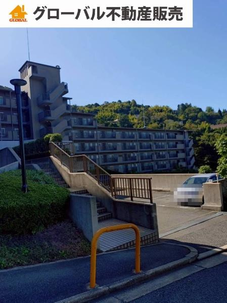 グランドビスタ生駒の外観