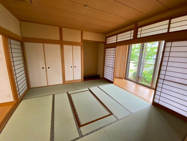 ゆったりとくつろげる和室です