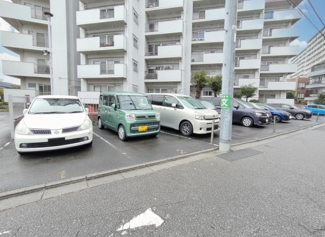 【駐車場】