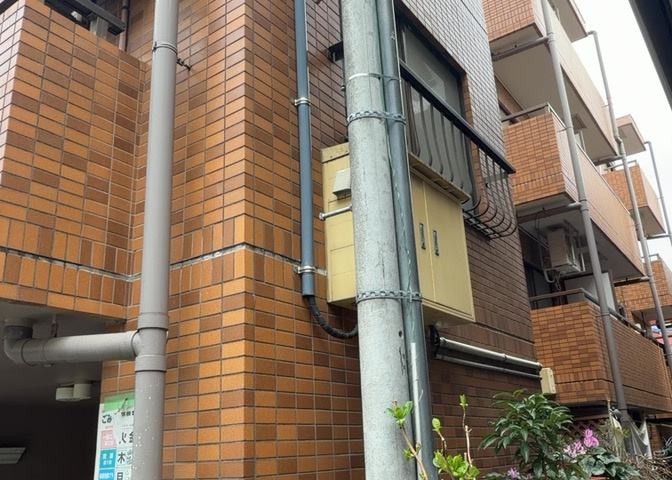 駐車場と明記されていても、最小スペースでつくられた駐車場だと大型車は駐車できなかったり、出入りしにくくなったりする可能性があります。お車のサイズと購入したい物件の駐車場のサイズを現地で確認しましょう。