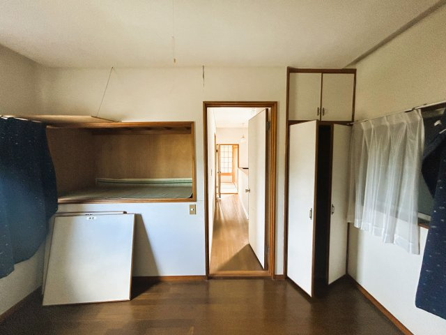 お部屋を広く使える収納豊富な洋室
