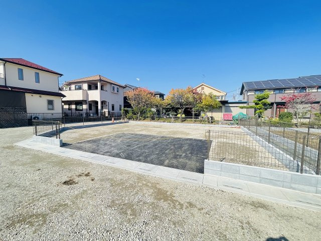 対象地：B区画　敷地約30坪　ブロックフェンス施工済　市街化調整区域ですが、どなたでも建築可能です！