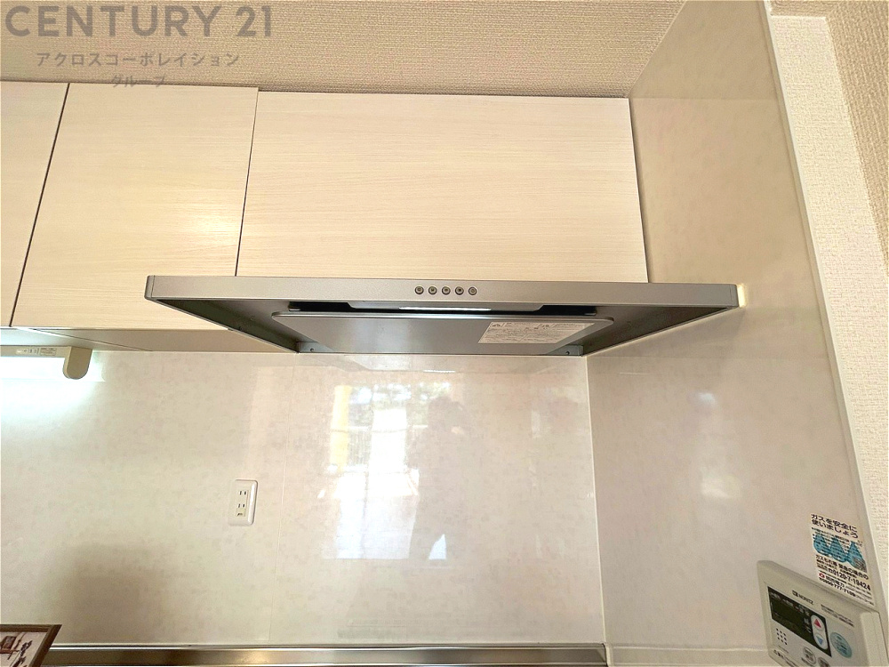 パワフルな吸引力で調理中の臭気等をしっかり処理してくれ、室内を快適に保ってくれます。　